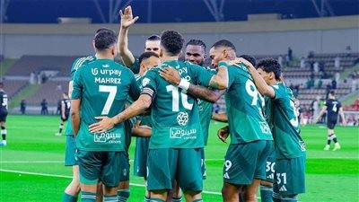 الأهلي يضرب الهلال بثلاثية في دوري روشن